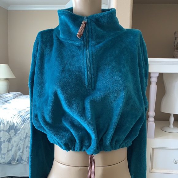 Urban Outfitters Teal crop top - Picture 4 of 6